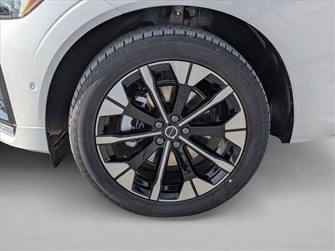 New 2026 Volvo XC60 B5 Plus w/ Climate Package PRO image 11
