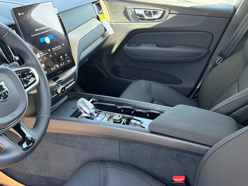 New 2026 Volvo XC60 B5 Plus w/ Climate Package image 20