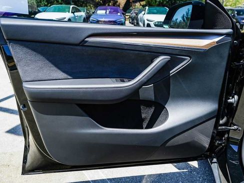 Used 2025 Tesla Model Y Long Range RWD image 20