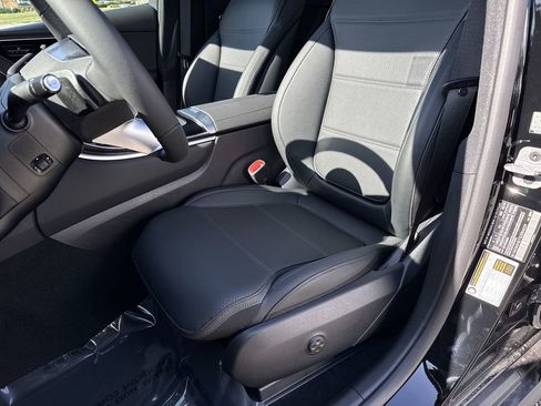 New 2025 Mercedes-Benz GLC 300 4MATIC image 9