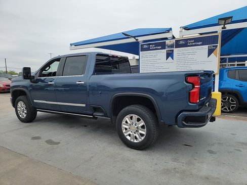 Used 2024 Chevrolet Silverado 2500 High Country w/ High Country Premium Package image 2