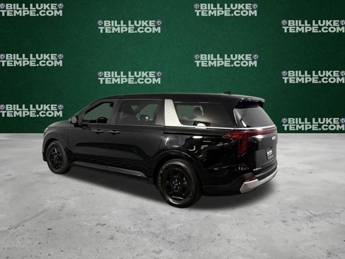 Used 2025 Kia Carnival image 8