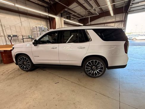 Used 2026 Chevrolet Tahoe High Country AWD/4WD image 7
