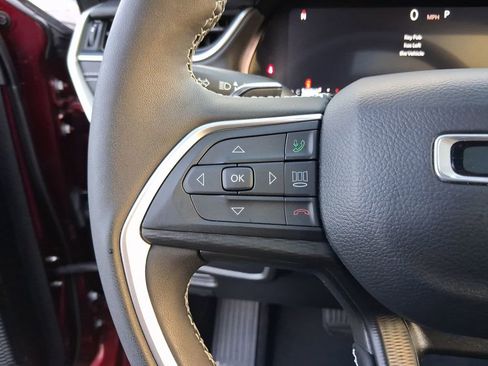 Used 2023 Jeep Grand Cherokee Altitude RWD image 20