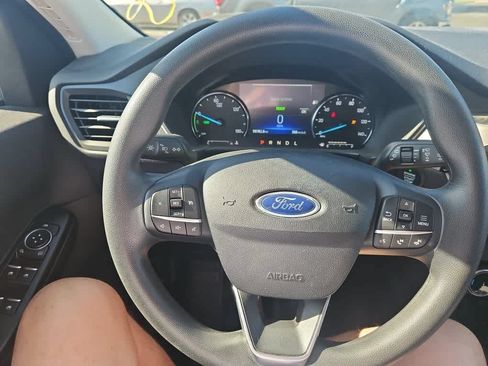 Used 2022 Ford Escape SE FWD image 15