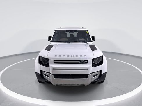 Used 2025 Land Rover Defender 110 S AWD/4WD image 3