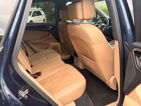 Used 2019 Porsche Macan AWD/4WD image 21