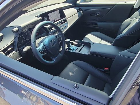 Used 2023 Lexus ES 250 w/ Premium Package AWD/4WD image 10
