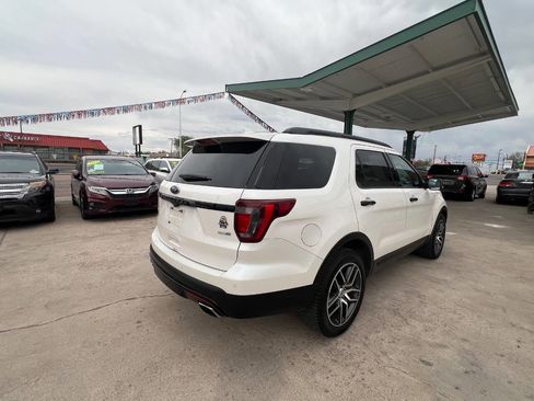 Used 2017 Ford Explorer Sport w/ Equipment Group 401A AWD/4WD image 7