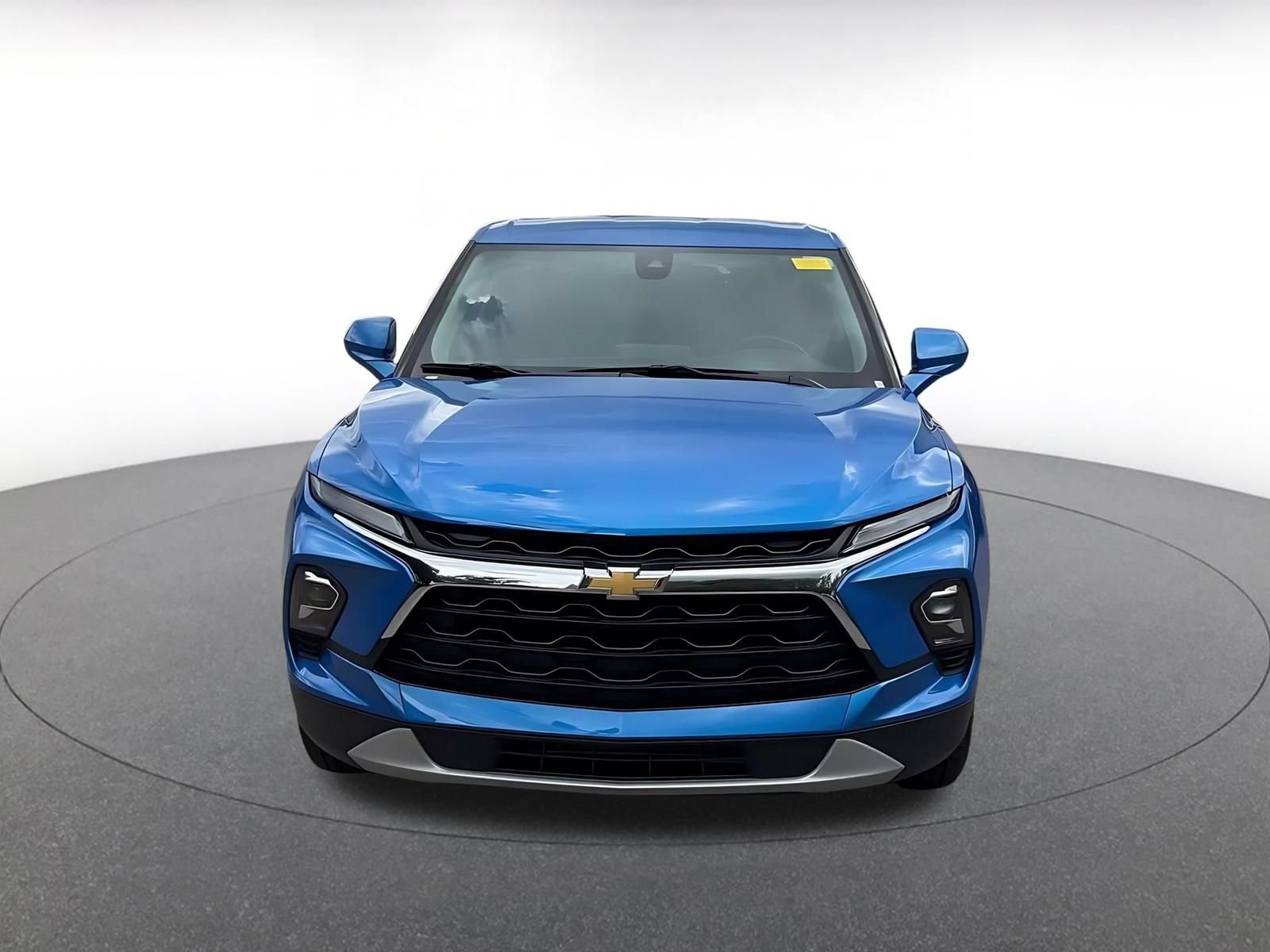 Used 2026 Chevrolet Blazer LT FWD image 3