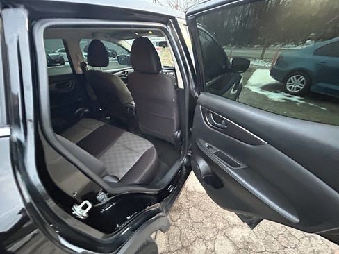 Used 2018 Nissan Rogue Sport S image 8