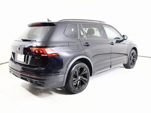 Used 2023 Volkswagen Tiguan SE R-Line image 18