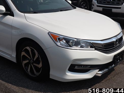 Used 2016 Honda Accord Sport image 2