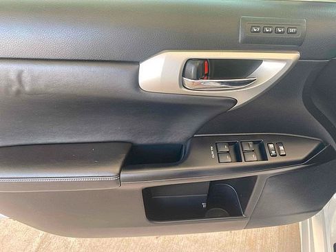 Used 2012 Lexus CT 200h Premium w/ Leather Pkg image 17