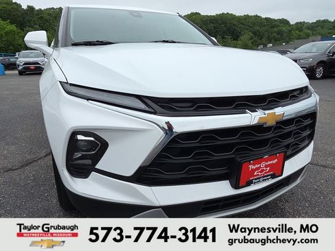 Used 2025 Chevrolet Blazer LT AWD/4WD image 11