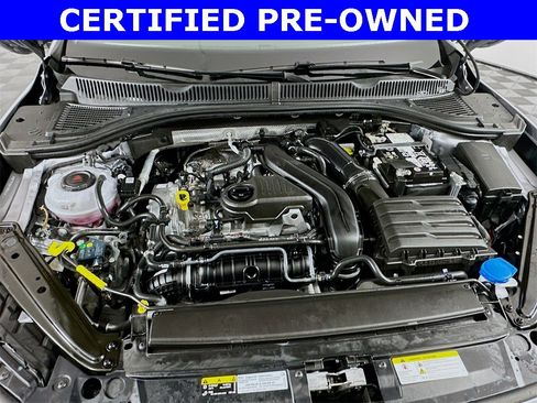 Used 2025 Volkswagen Jetta SE image 29