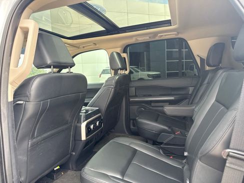 Used 2022 Ford Expedition XLT RWD image 10