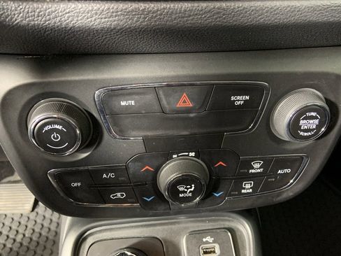Used 2018 Jeep Compass Trailhawk w/ Navigation Group image 12