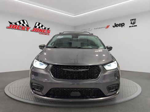 Used 2021 Chrysler Pacifica Touring w/ S Appearance Package image 14