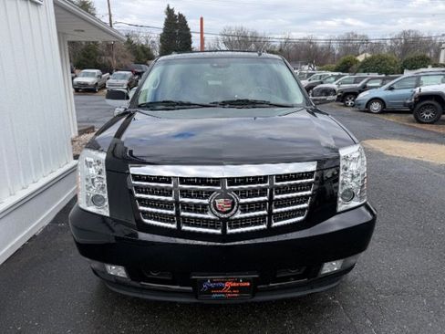 Used 2009 Cadillac Escalade w/ Ultra Luxury Collection image 15
