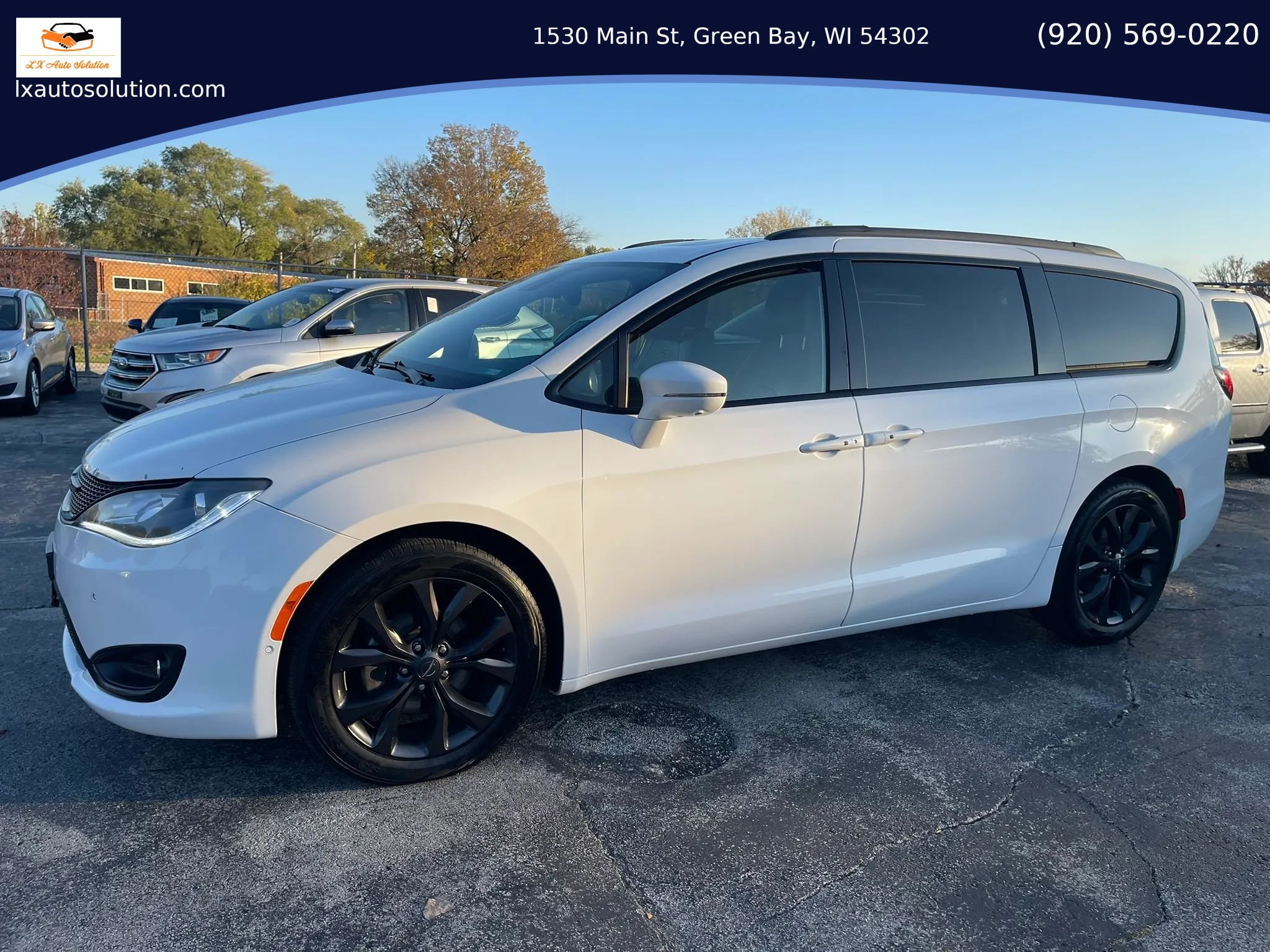 Used 2019 Chrysler Pacifica Limited FWD image 1