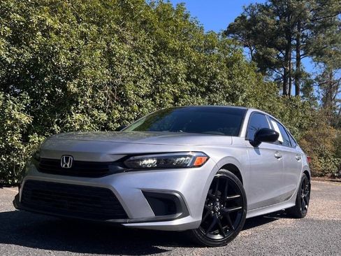 Used 2022 Honda Civic Sport image 2