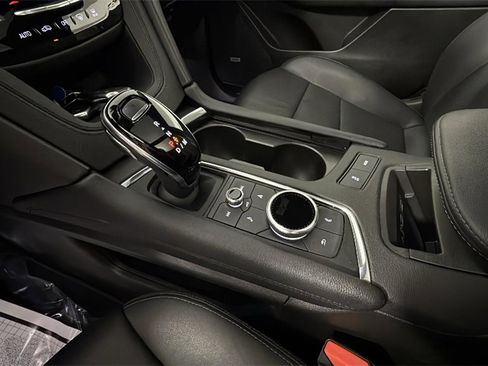 Used 2025 Cadillac XT5 Premium Luxury image 38