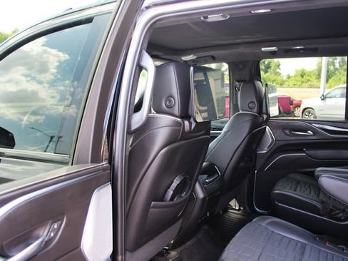 Used 2023 Cadillac Escalade V AWD/4WD image 6