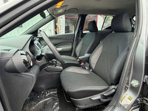 Used 2019 Nissan Kicks SV FWD image 11