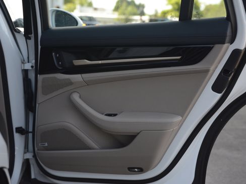 Certified 2024 Porsche Panamera 4 AWD/4WD image 32