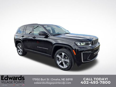 New 2026 Jeep Grand Cherokee Limited AWD/4WD image 1