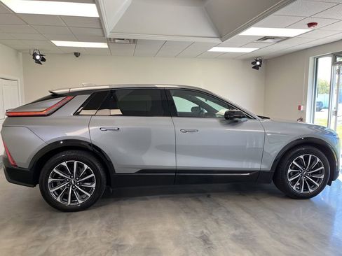 Certified 2024 Cadillac Lyriq Sport AWD/4WD image 8