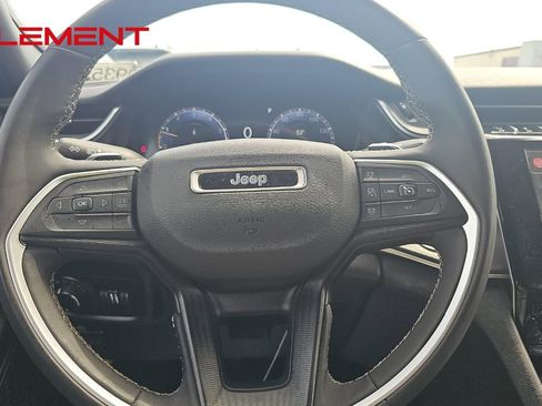 Used 2023 Jeep Grand Cherokee Altitude image 14