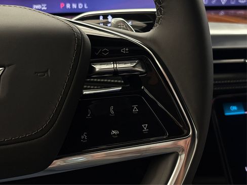 Used 2025 Cadillac Escalade Sport Platinum w/ LPO, ONYX Package image 31