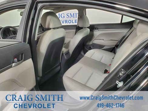 Used 2017 Hyundai Elantra SE w/ Cargo Package image 28