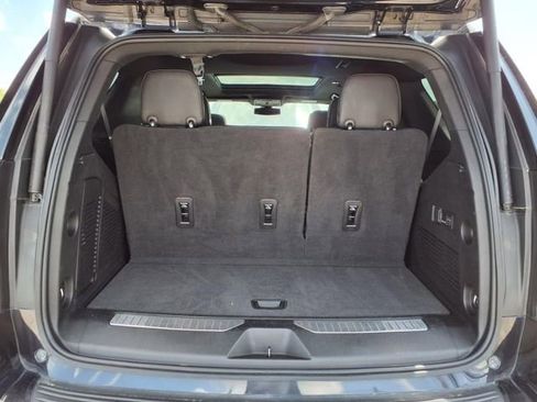Used 2022 Chevrolet Tahoe RST w/ Sport Performance Package AWD/4WD image 11