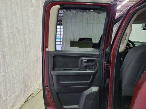 Used 2017 RAM 1500 ST w/ SXT Appearance Group image 39