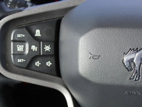 Used 2025 Ford Bronco Badlands image 22