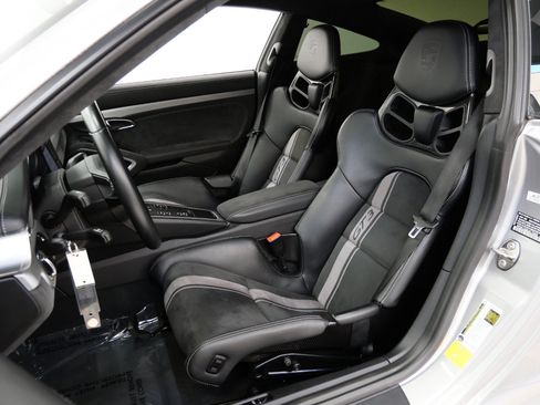 Used 2018 Porsche 911 GT3 RWD image 25