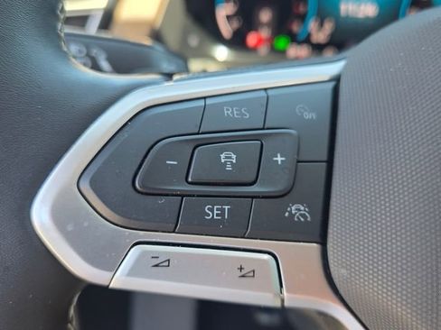 Used 2026 Volkswagen Atlas SE FWD image 26