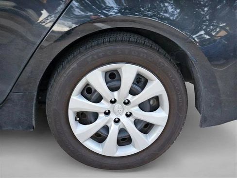 Used 2022 Toyota Corolla LE image 19