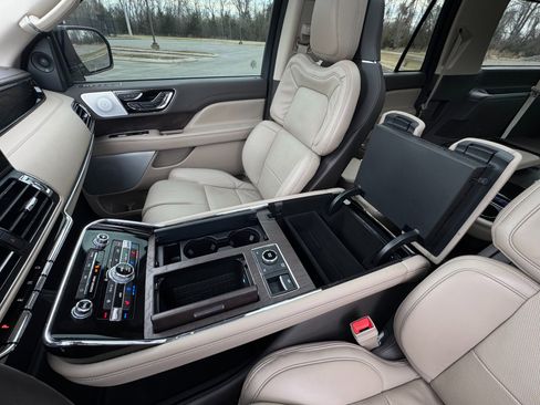 Used 2024 Lincoln Navigator L Reserve image 56