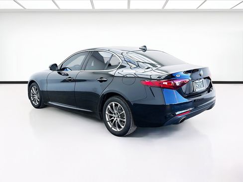 Used 2019 Alfa Romeo Giulia AWD image 6