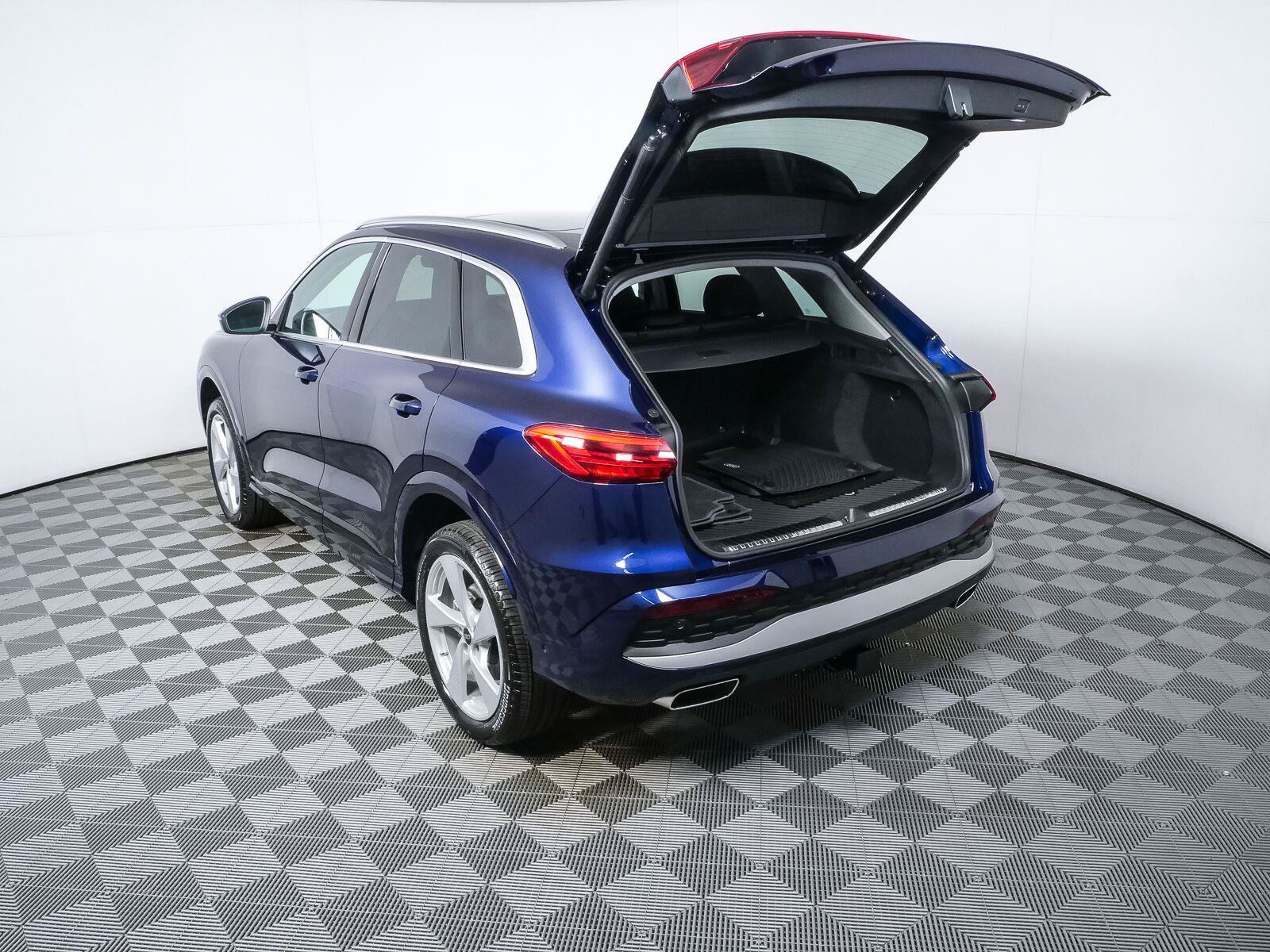 New 2026 Audi Q5 Premium Plus AWD/4WD image 30