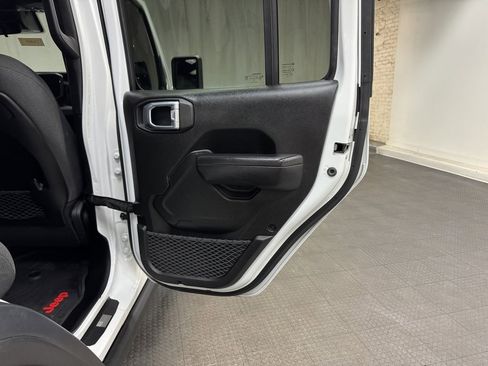 Used 2024 Jeep Wrangler Unlimited Rubicon w/ Convenience Group image 14