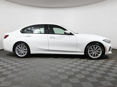 Used 2023 BMW 330i xDrive Sedan w/ Premium Package AWD/4WD image 8
