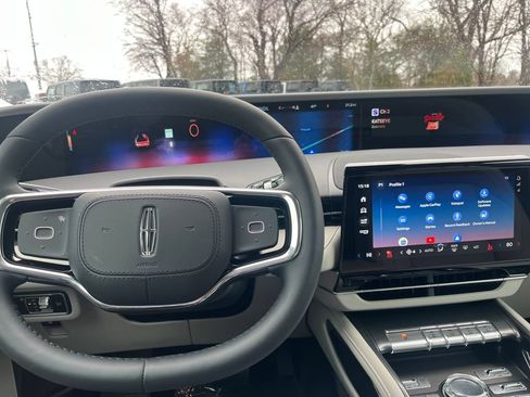 New 2026 Lincoln Nautilus Premier image 18