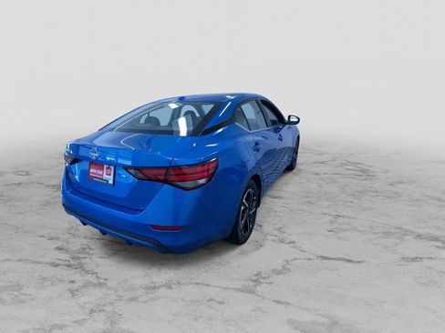 Used 2025 Nissan Sentra SV FWD image 10