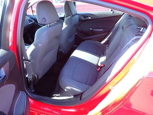 Used 2017 Chevrolet Cruze LT w/ Convenience Package FWD image 8