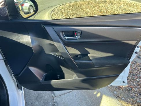 Used 2019 Toyota Corolla LE image 22